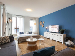 Luxury apartment with marina view